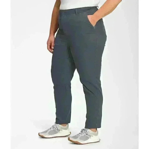 NEW! The North Face Women's Plus 18W Standard Tapered Pants NWT $99 - Picture 3 of 3